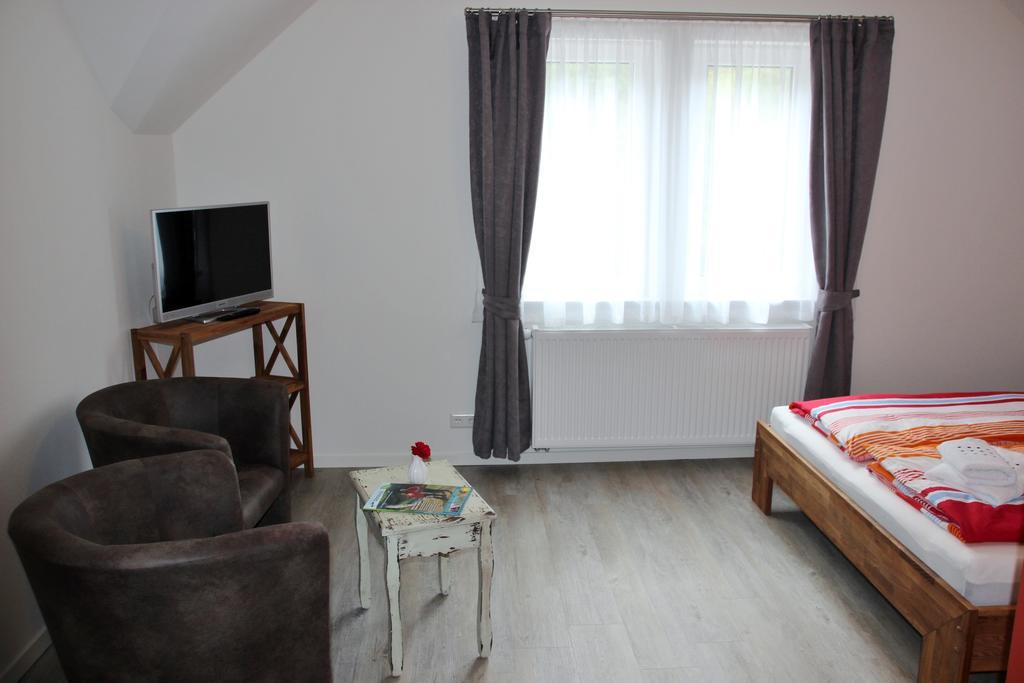 Haus Im Donautal Hotel Бойрон Екстериор снимка